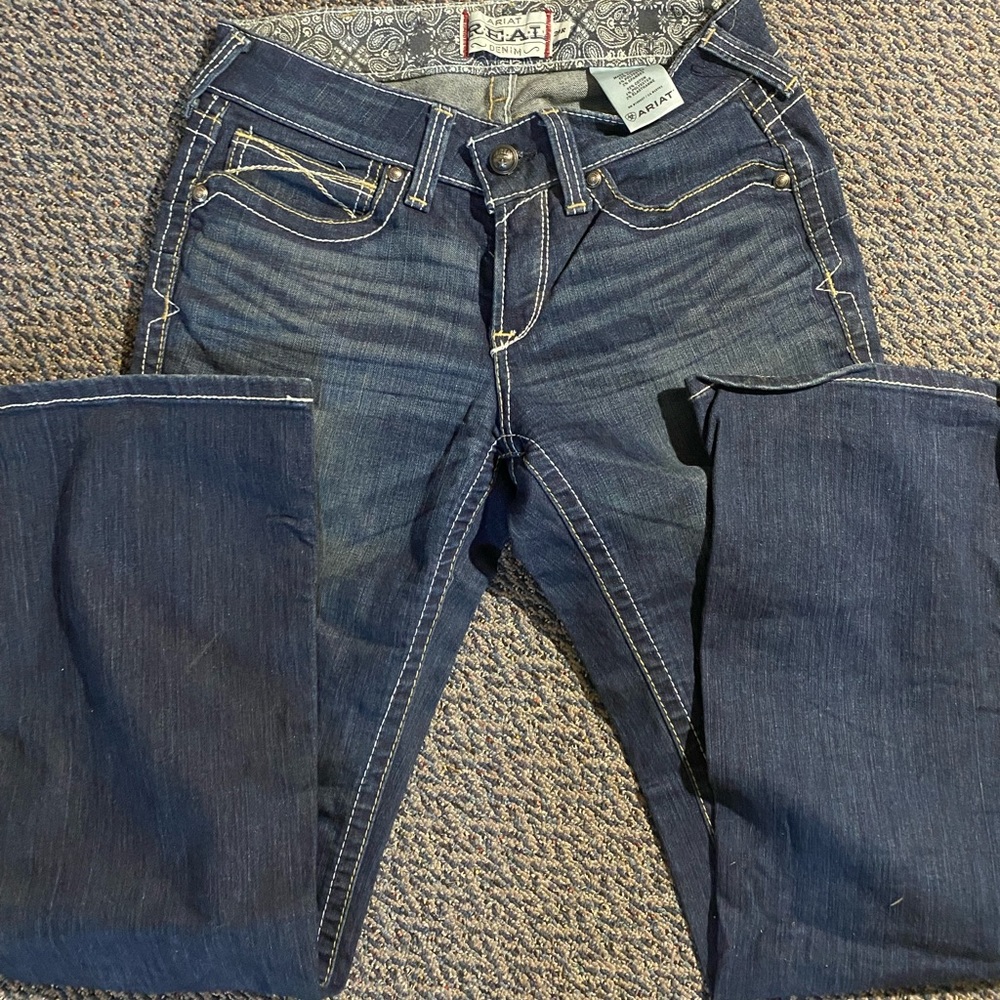 Woman’s ARIAT jeans